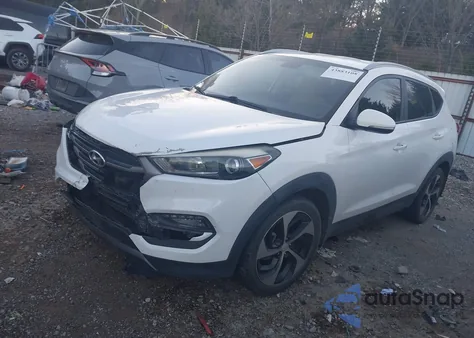 2016 Hyundai Tucson Sport z USA, uszkodzony, nr VIN KM8J33A28GU046946